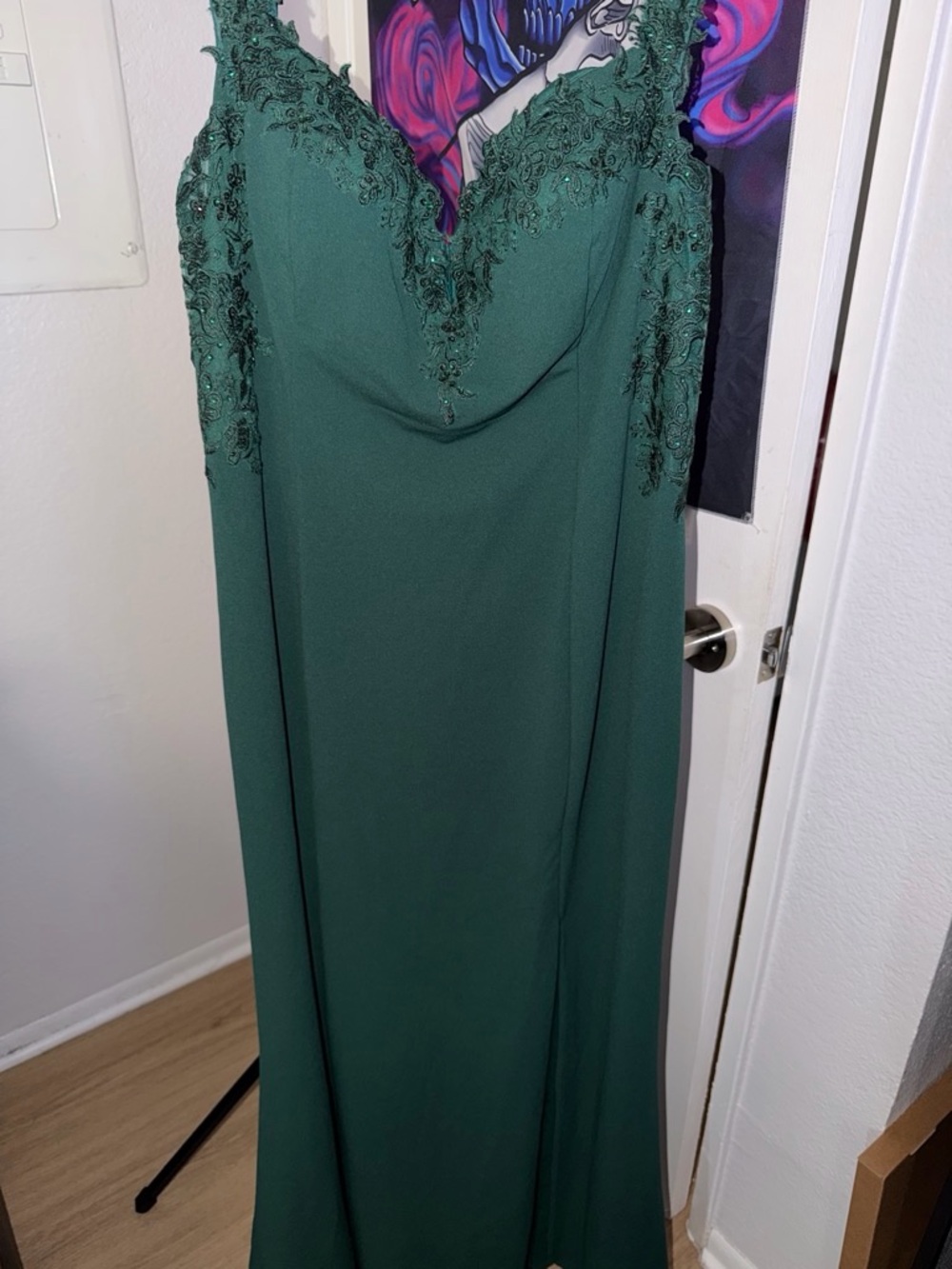 Elegant Green Lace-Trim Evening Dress